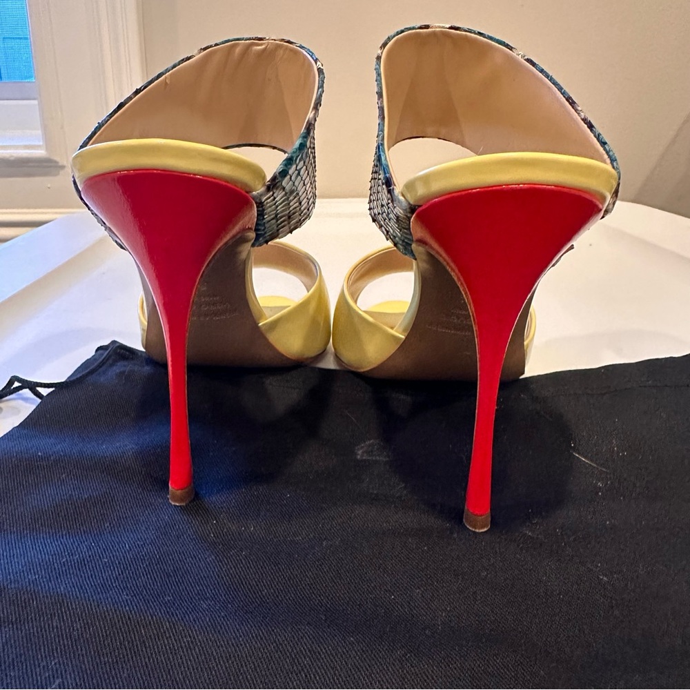 NICHOLAS KIRKWOOD 2013 Butter Yellow & Red Heels w/ Blue & Black Snakeskin Strap - Picture 9 of 14